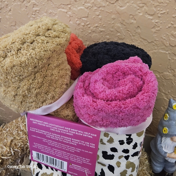 Betsey Johnson Hair Wrap Set in Black, Red, Orange, and Tan - Picture 3 of 4